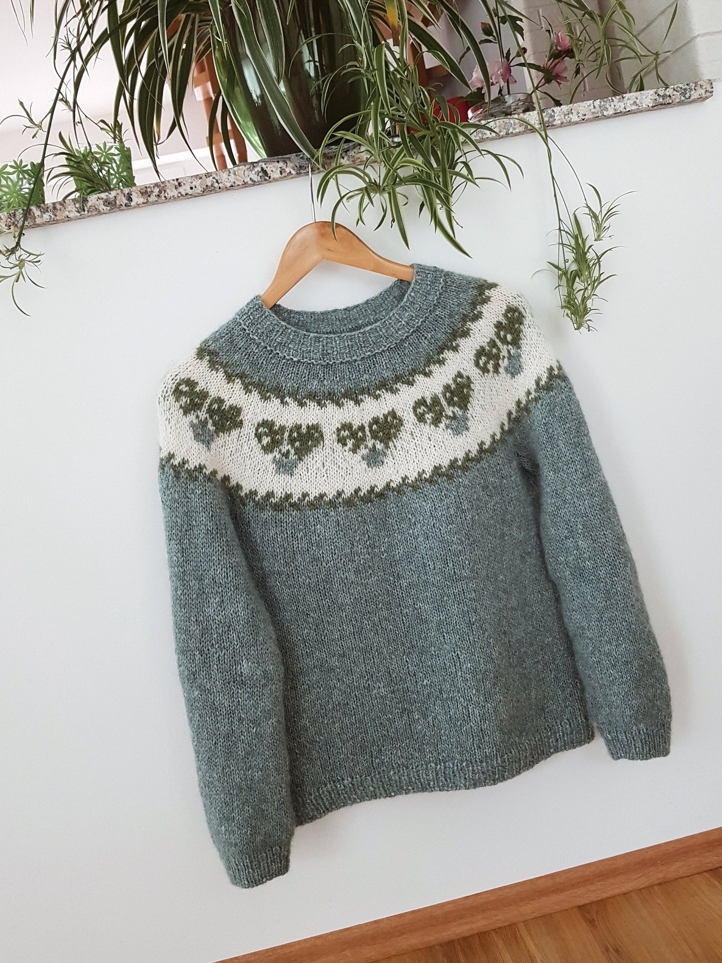 Plantlover Sweater knitting pattern