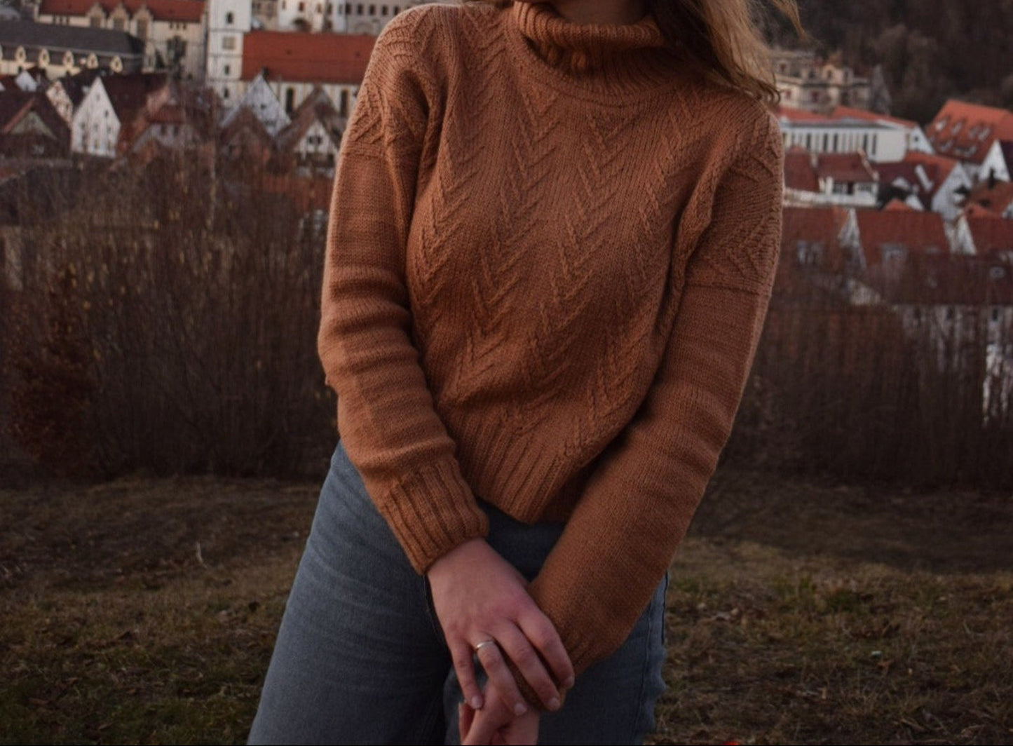 Liana Sweater Knitting Pattern