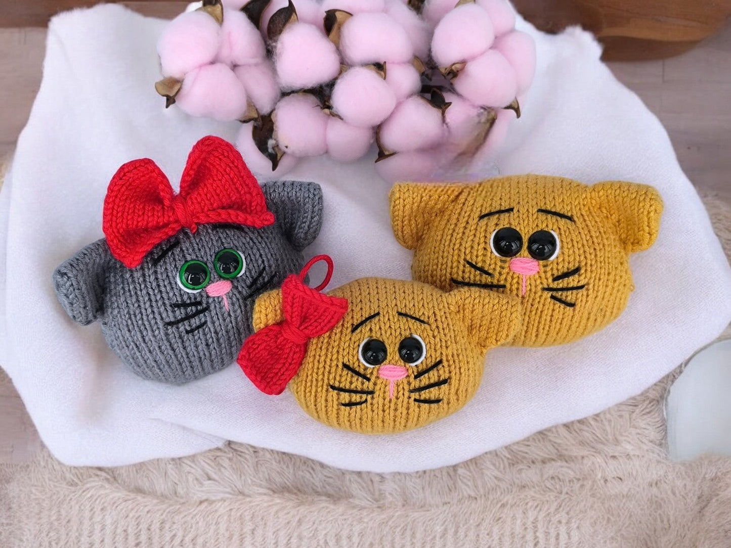 Friendly Cats Knitting Pattern