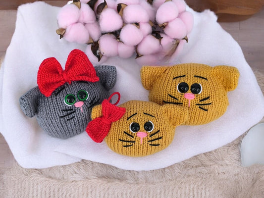 Friendly Cats Knitting Pattern