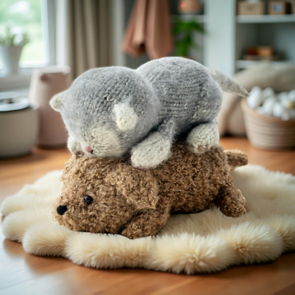 Sleeping kitten and Barnie the puppy knitting pattern