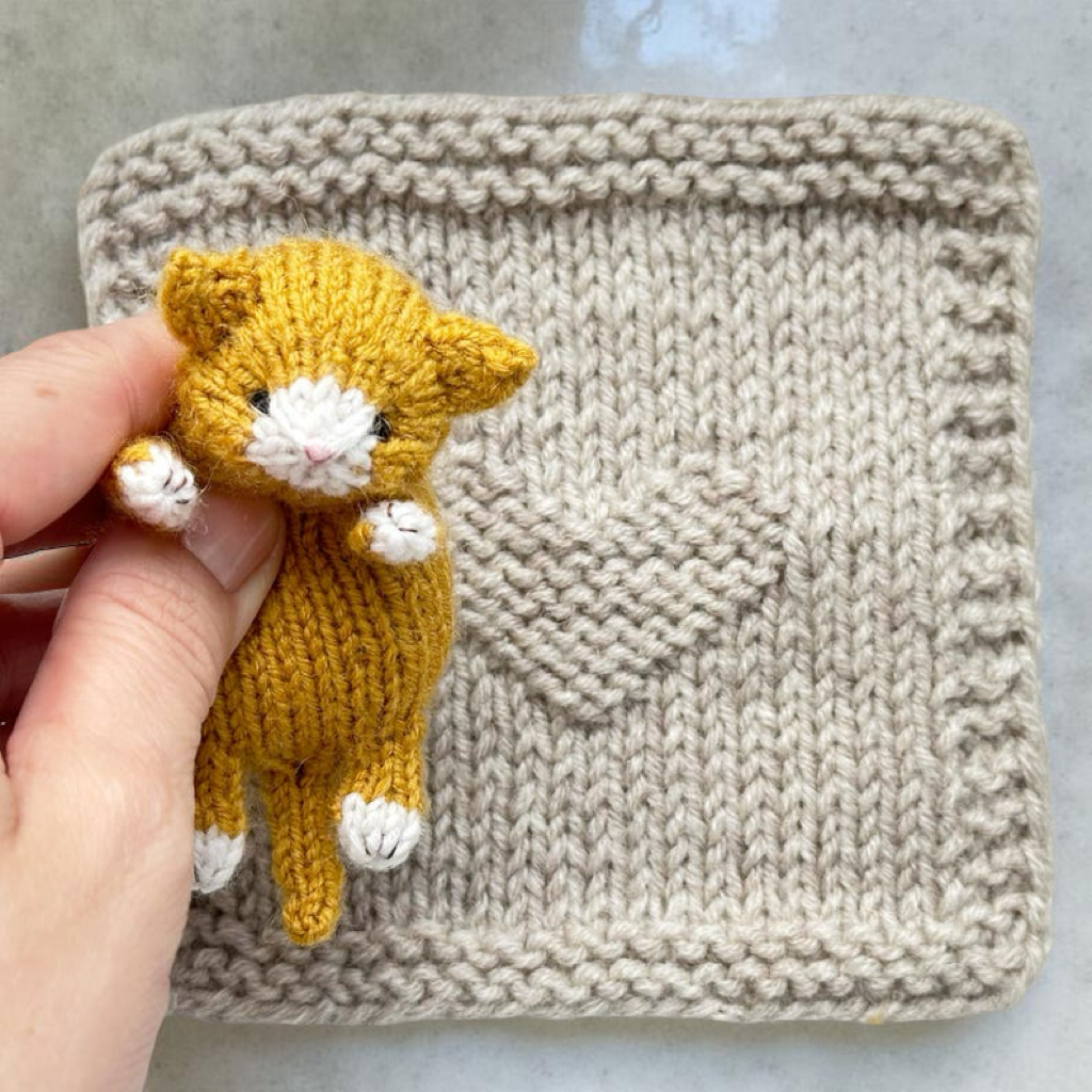 Little Kitty Knitting Pattern