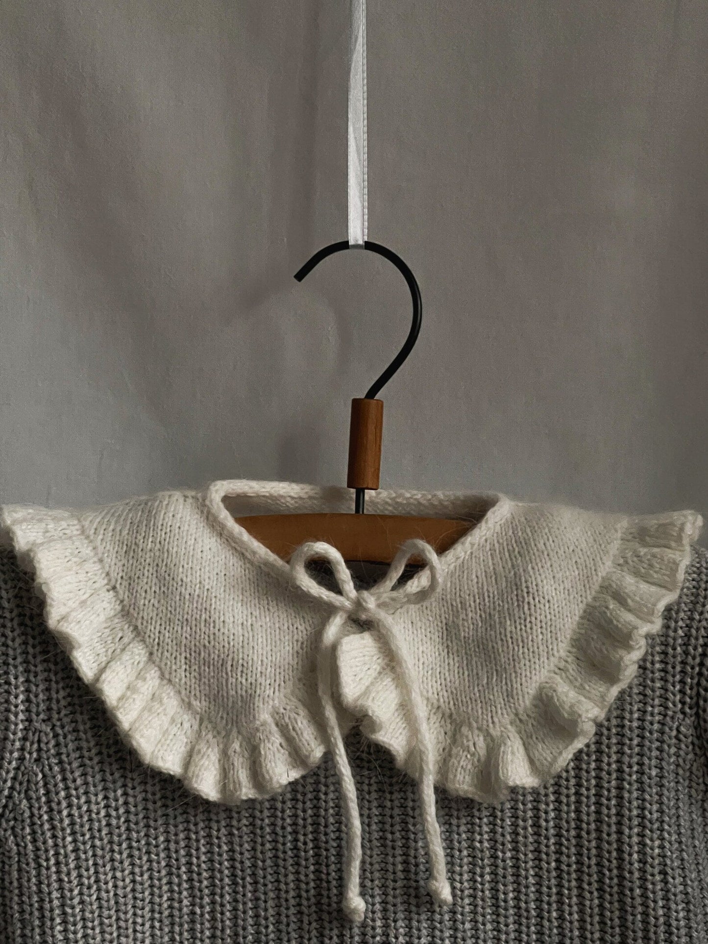 Ruffle Collar Knitting Pattern