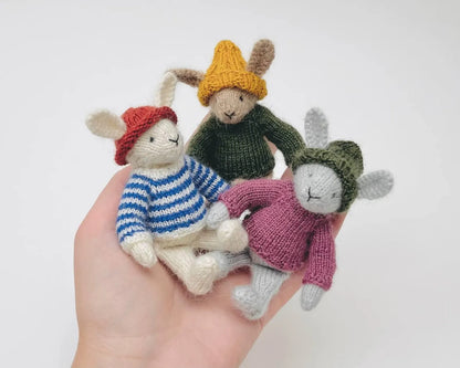 Sitting Mini Teddy Bear & Bunny Knitting Pattern