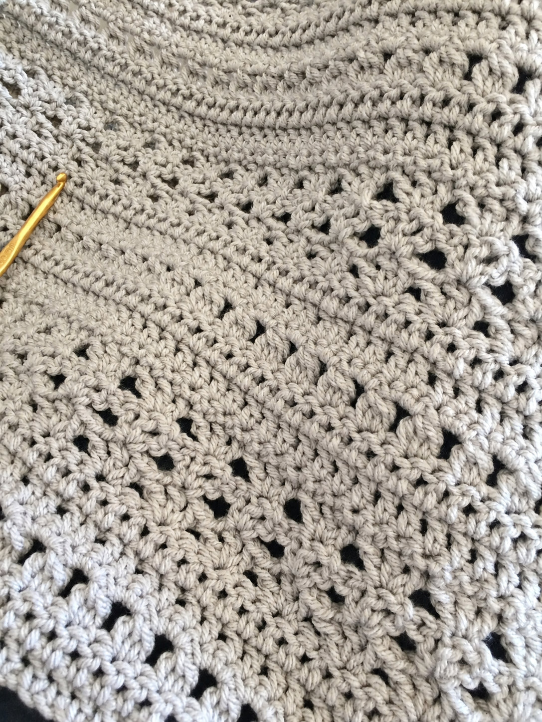 Lesley Pocket Shawl Crochet Pattern