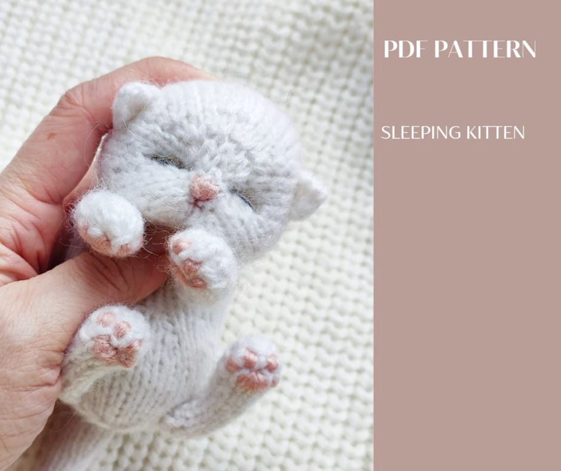 Sleeping Kitten Knitting Pattern