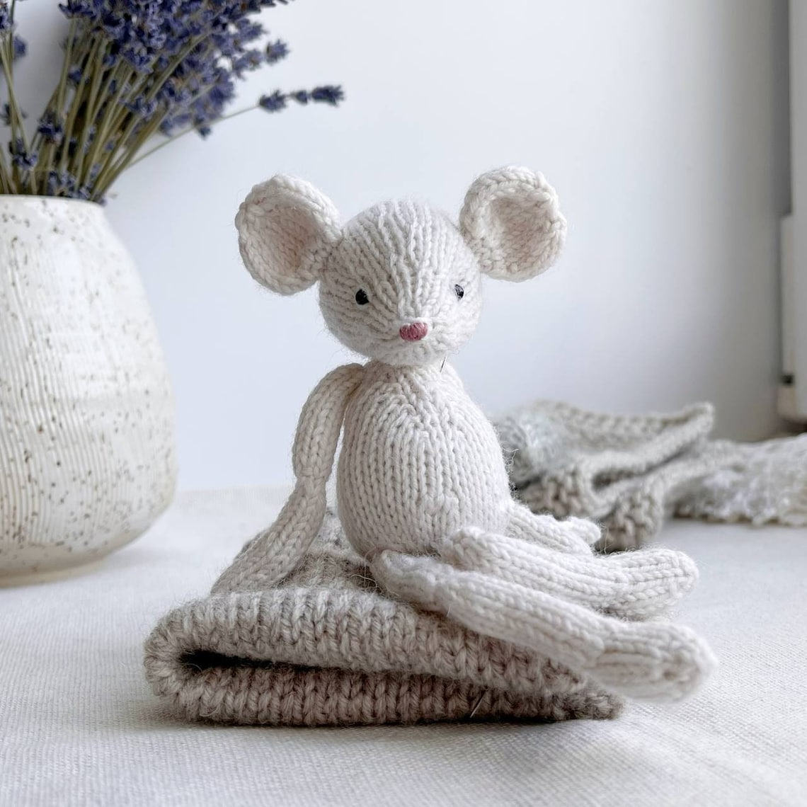 Pixie the mouse Knitting pattern: