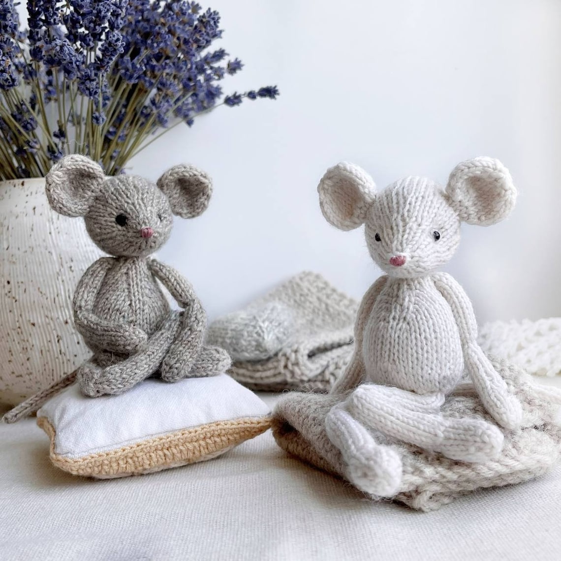 Pixie the mouse Knitting pattern: