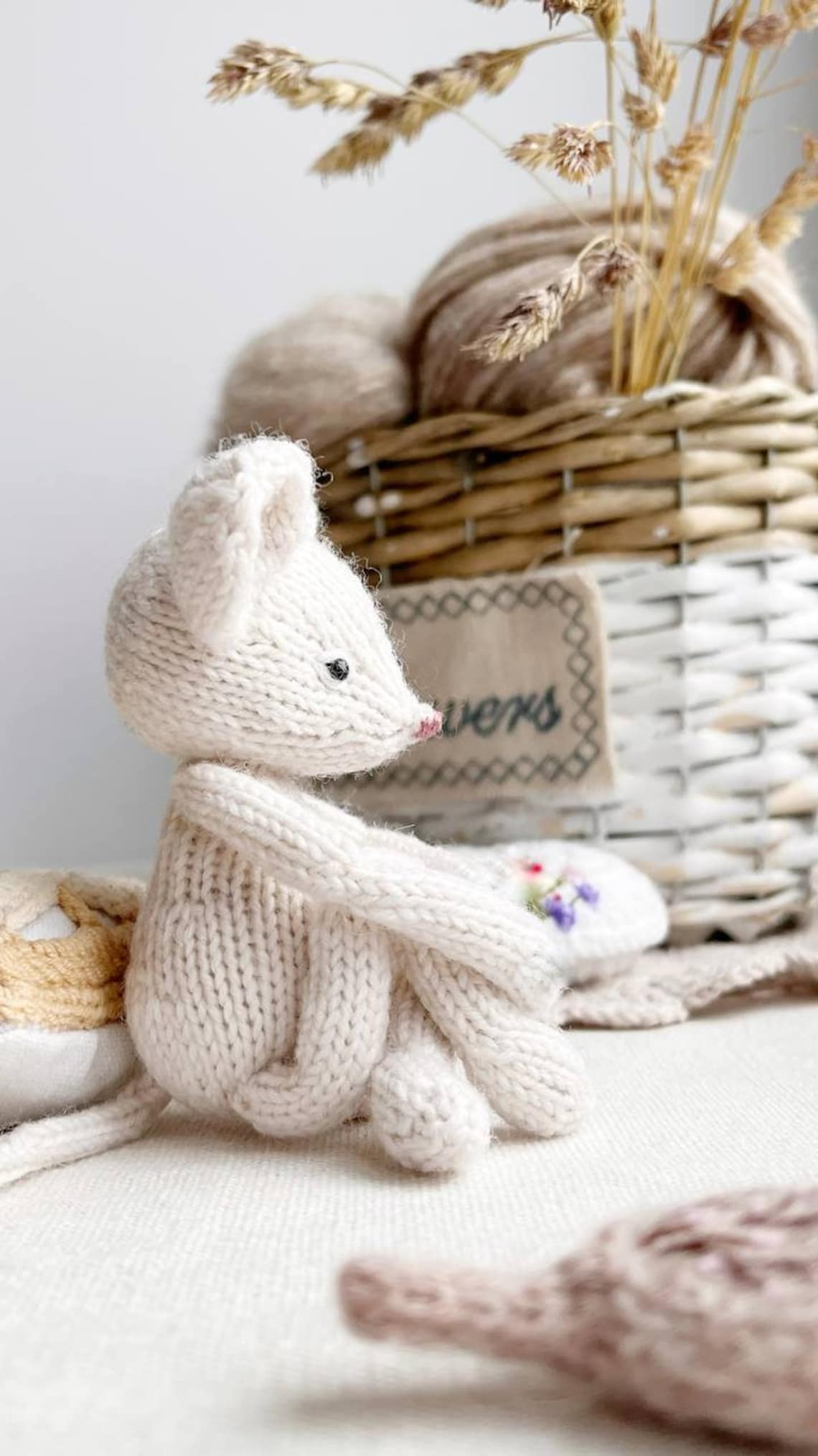 Pixie the mouse Knitting pattern: