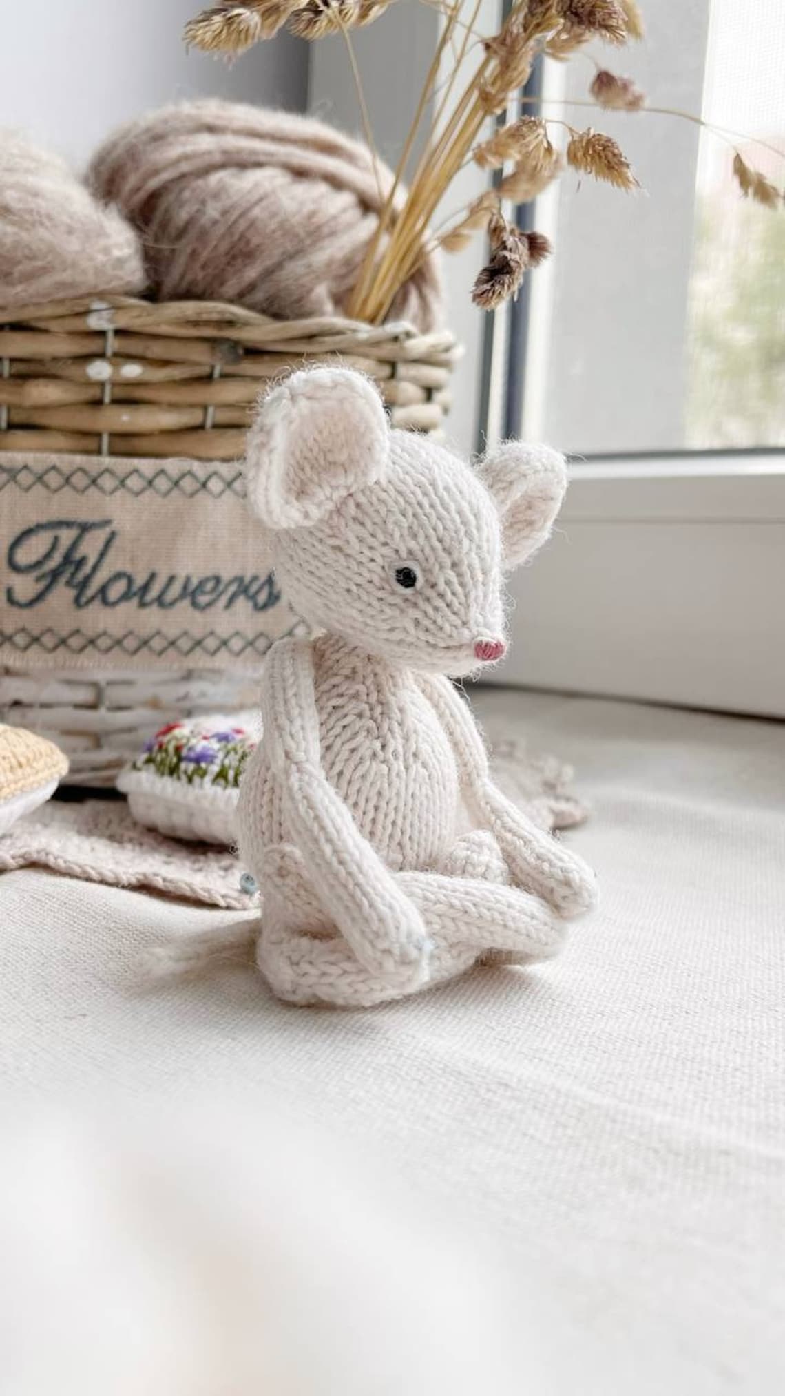 Pixie the mouse Knitting pattern: