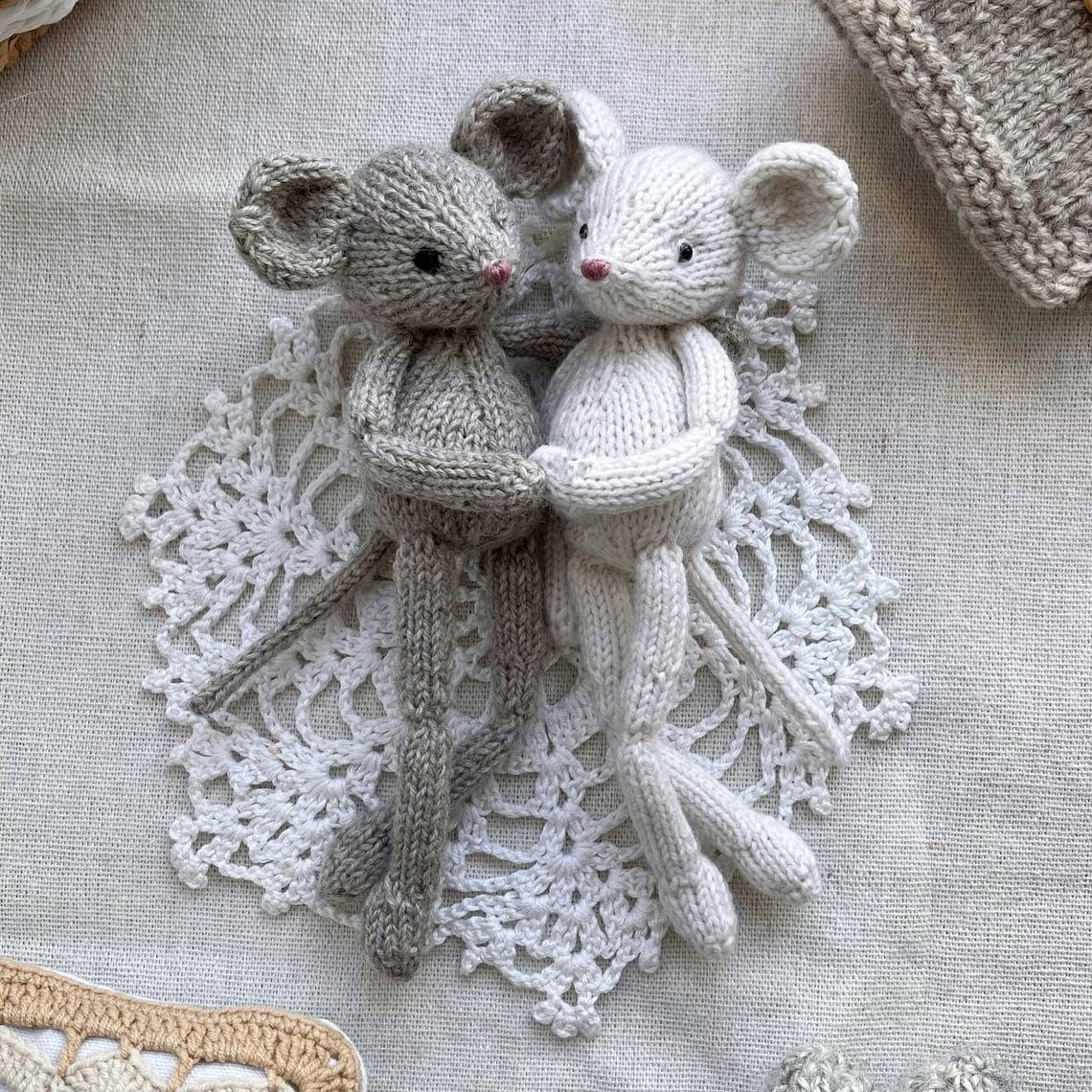 Pixie the mouse Knitting pattern: