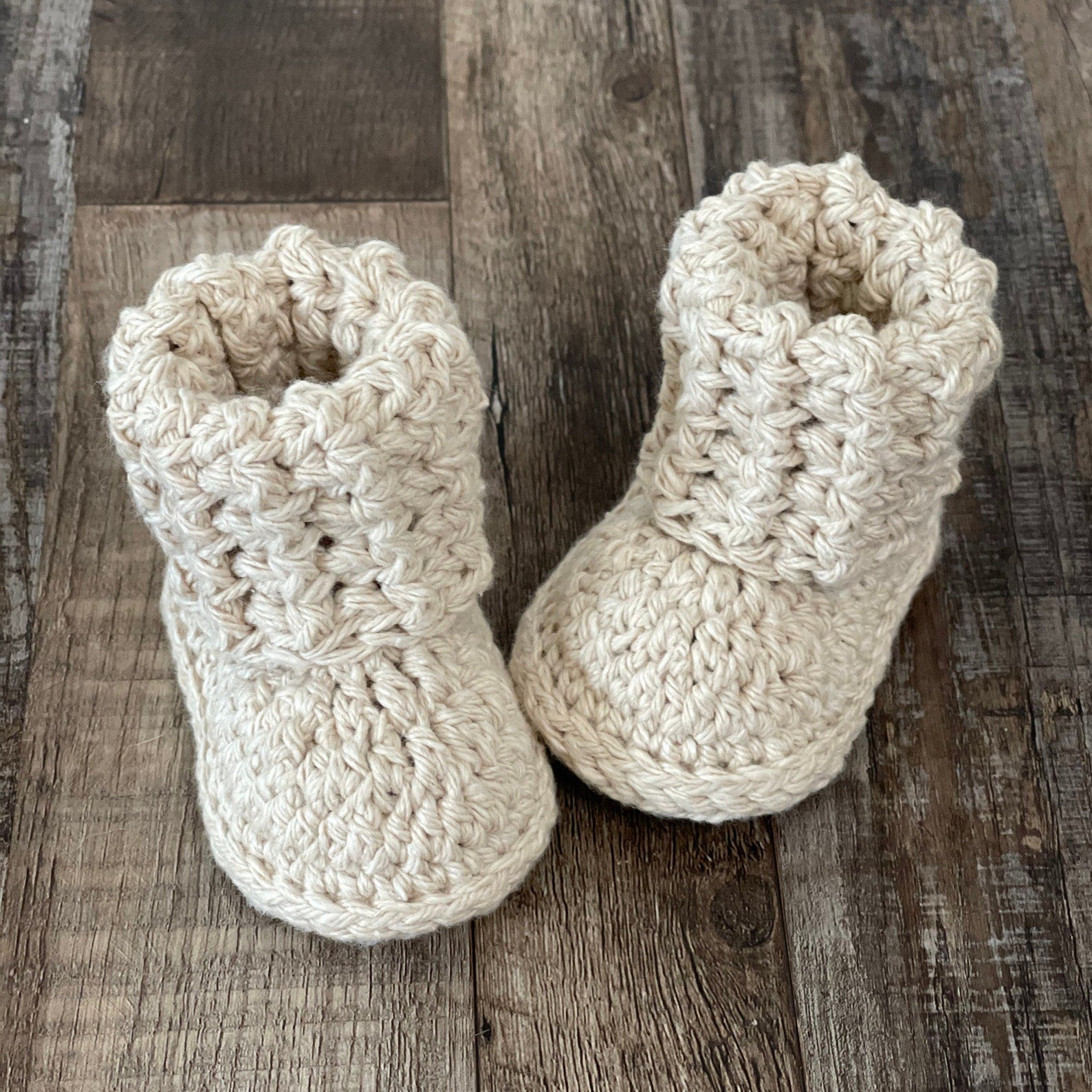 Cuffed Baby Booties Crochet Pattern