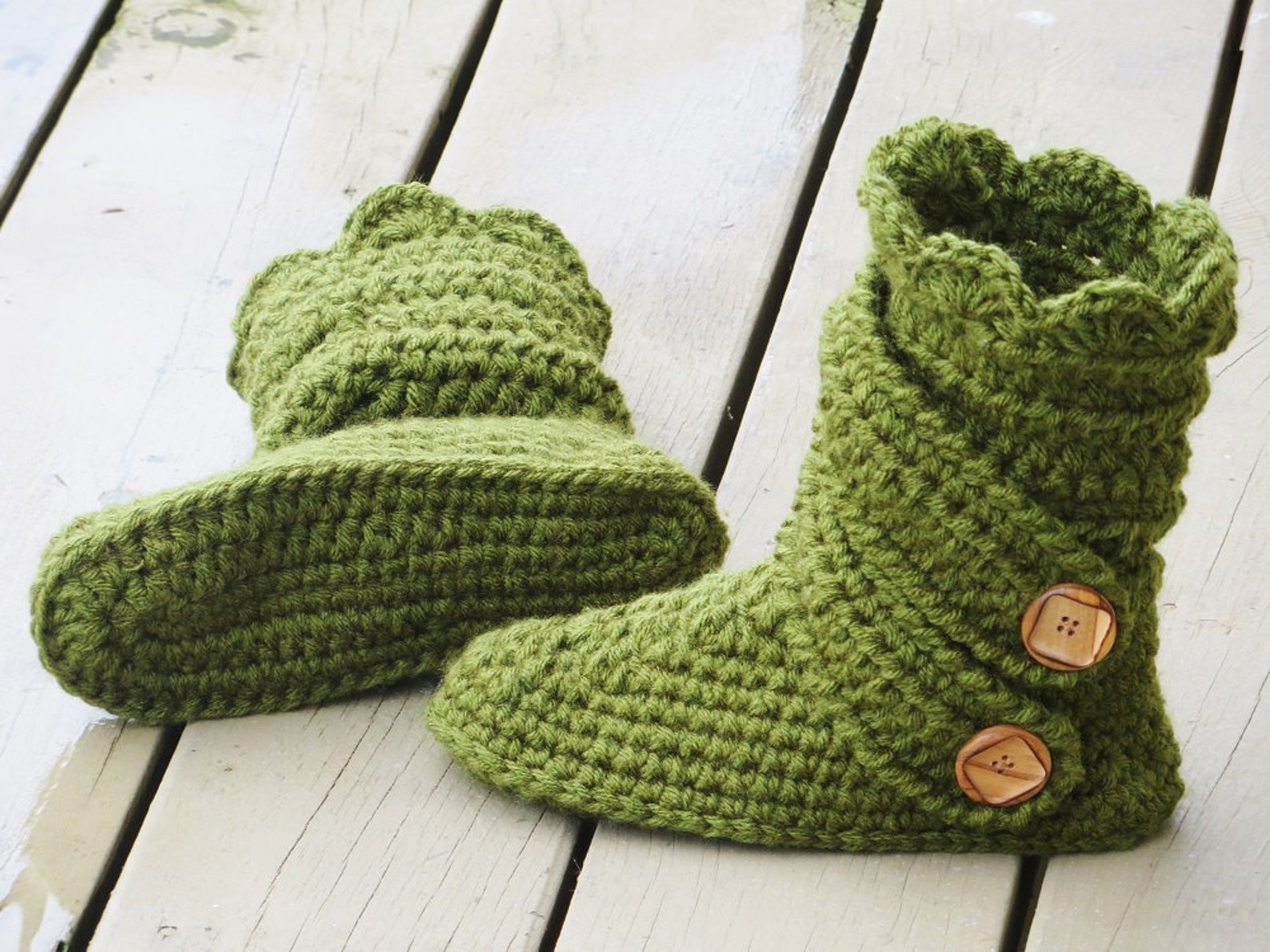 Crochet Woman's Slipper Pattern