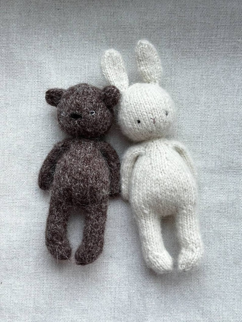 Cake the Bear and Ice-cream the Hare Knitting pattern