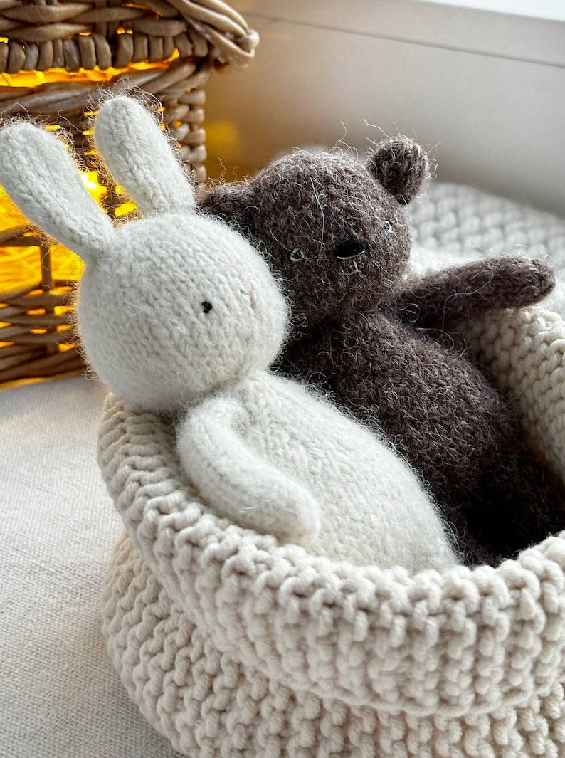 Cake the Bear and Ice-cream the Hare Knitting pattern