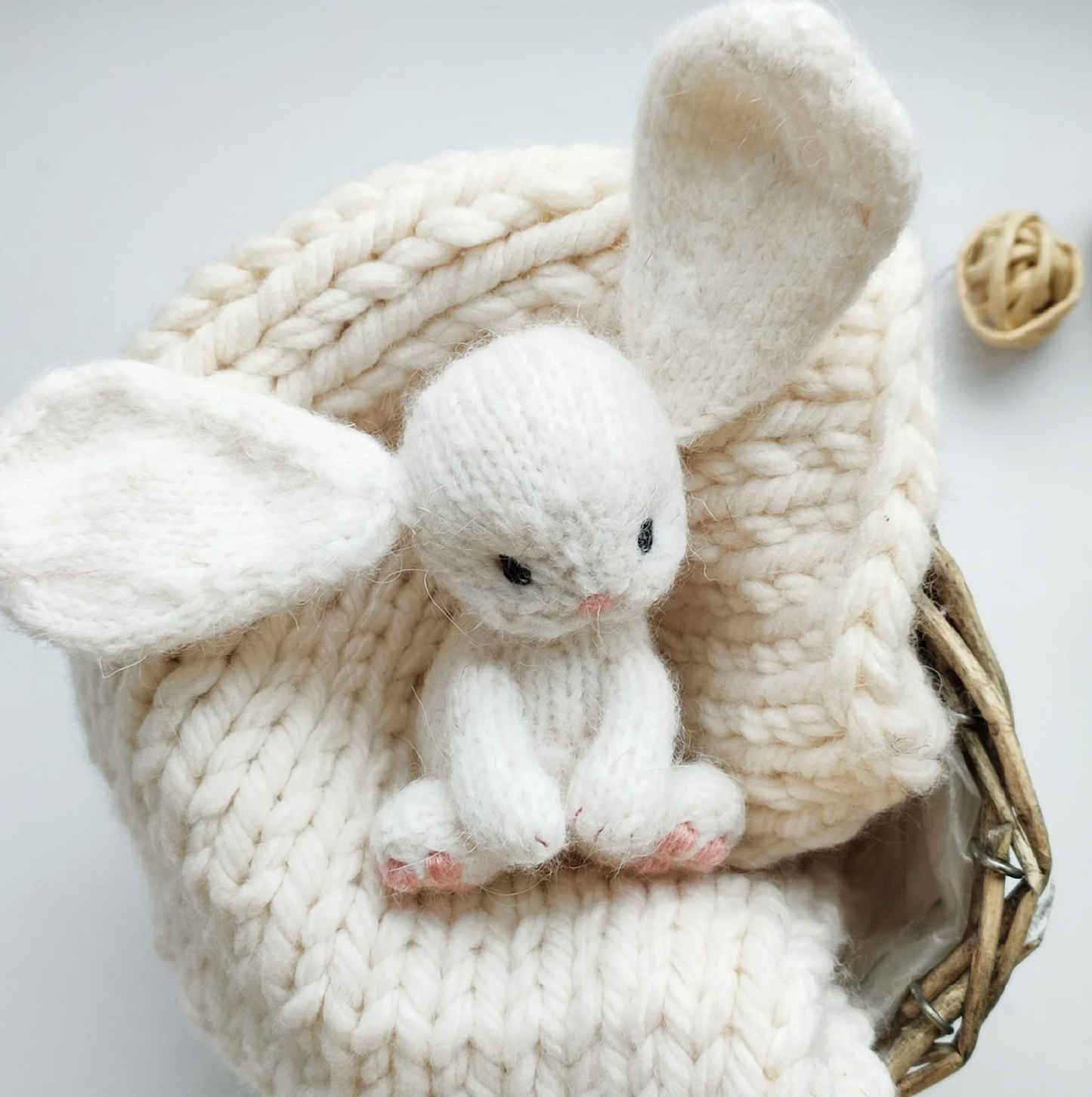 Lily bunny knitting pattern