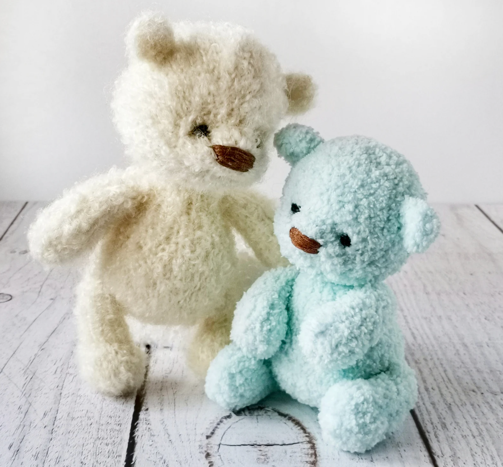 Knitting pattern Kind Bear Toy