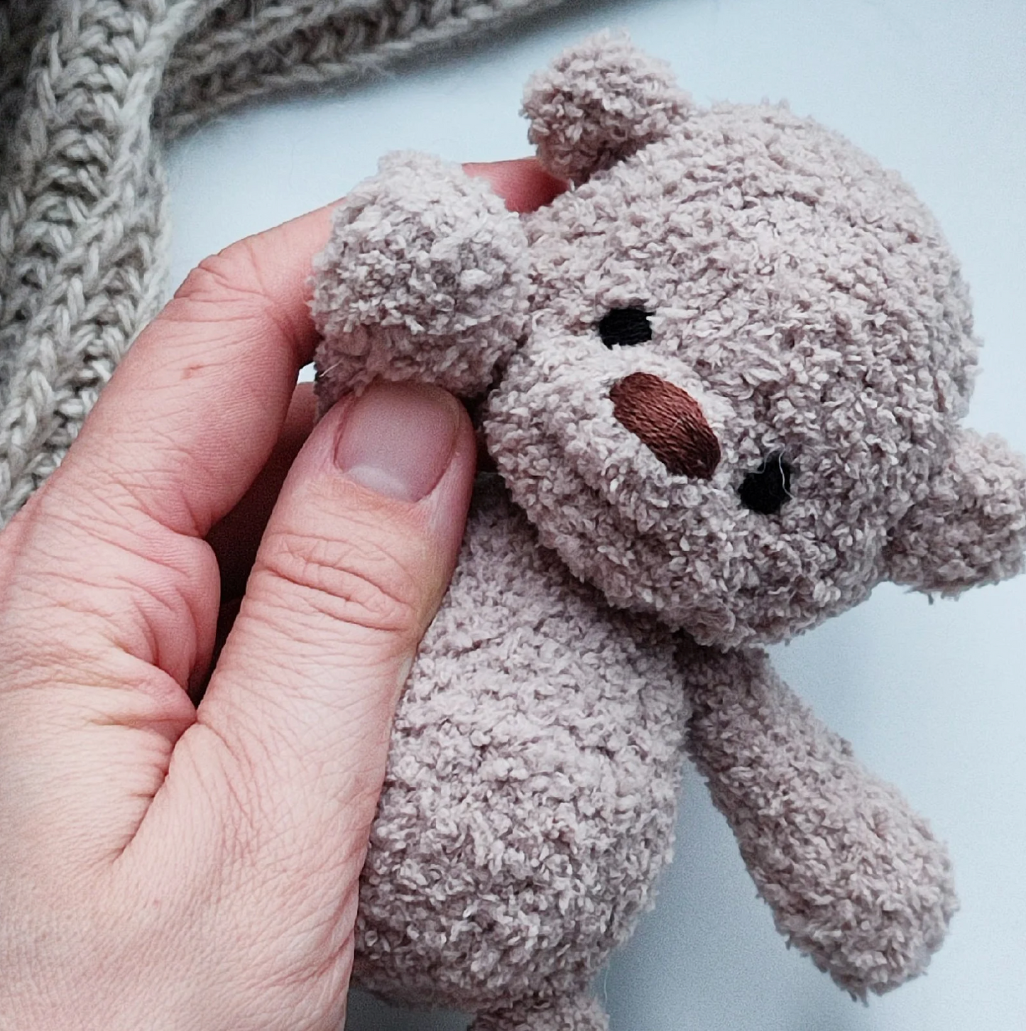 Knitting pattern Kind Bear Toy