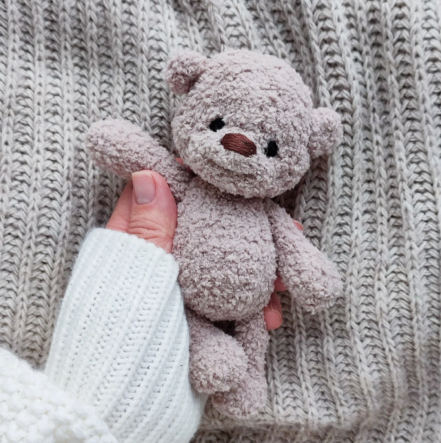 Knitting pattern Kind Bear Toy